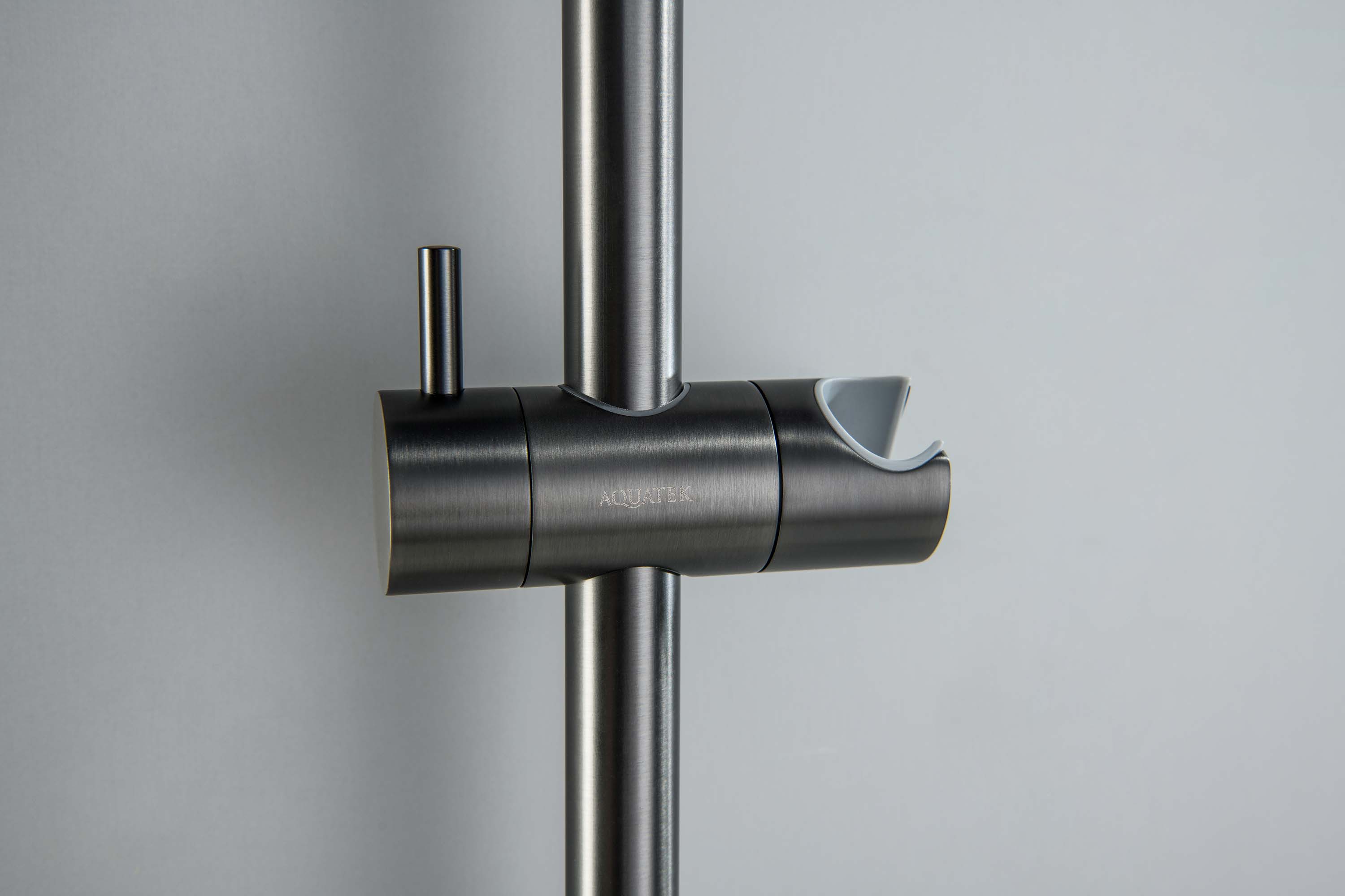 Душевой гарнитур Европа AQ2012BGM оружейная сталь Aquatek